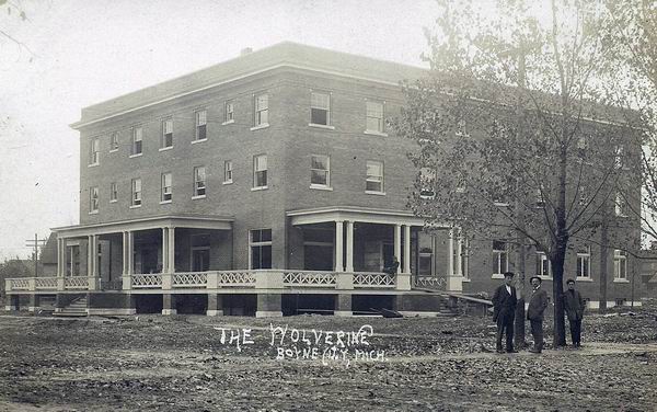 Wolverine Hotel Boyne City (newer photo)